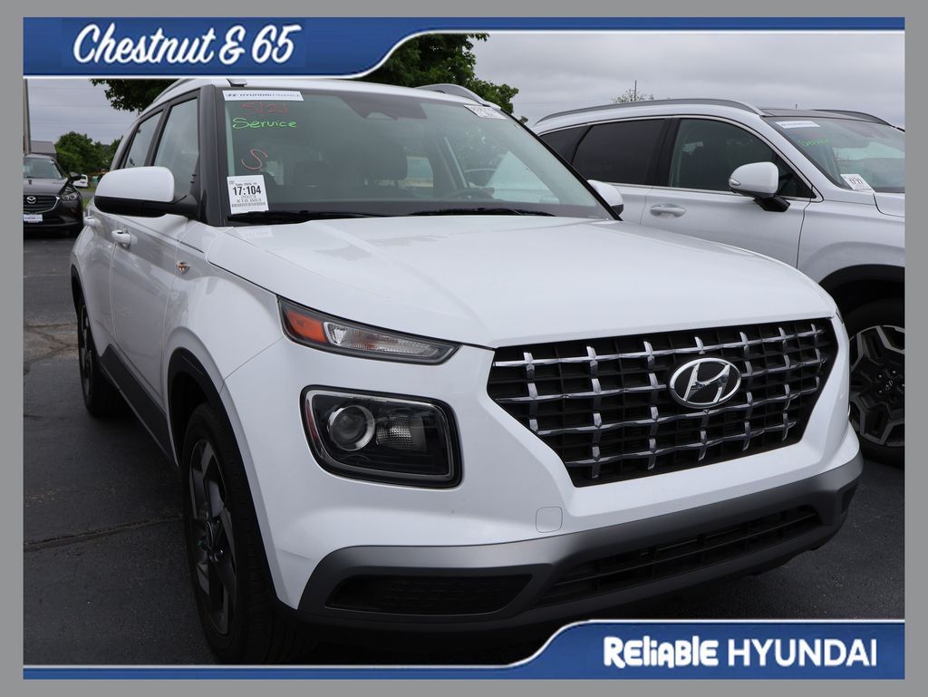 2023 Hyundai Venue SEL IVT's photo