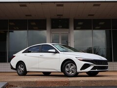 2025 Hyundai Elantra SE Sedan