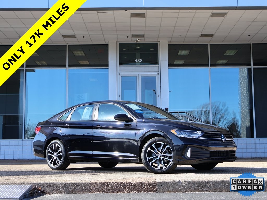 2023 Volkswagen Jetta Sport's photo