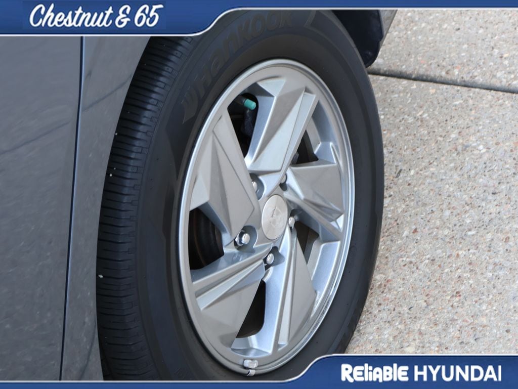 2024 Hyundai Elantra SE - Photo 38
