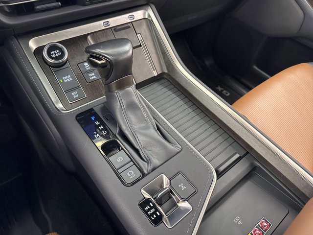 2024 Lexus GX Luxury - Photo 29