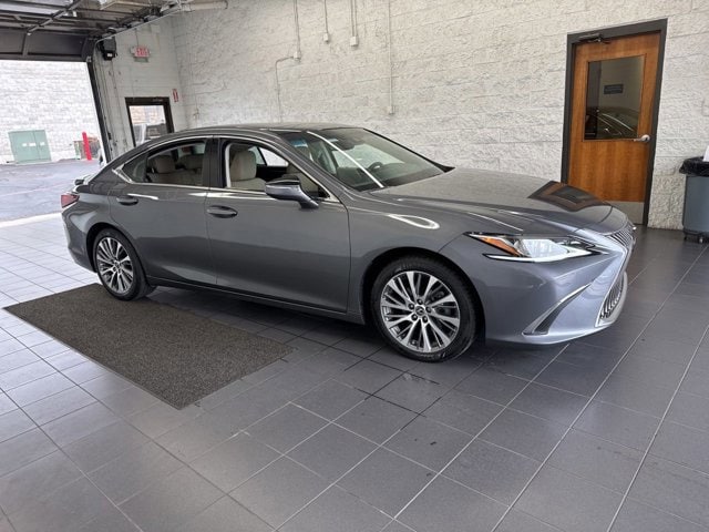 2021 Lexus ES 350 350's photo