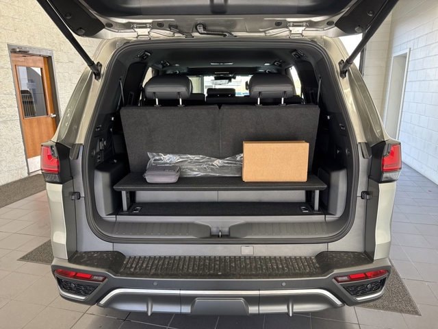 2026 Lexus LX 700h F-Sport - Photo 9