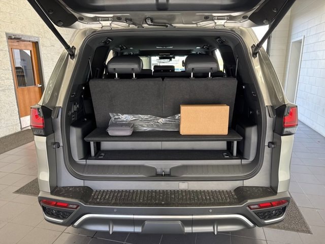2026 Lexus LX 700h F-Sport - Photo 9