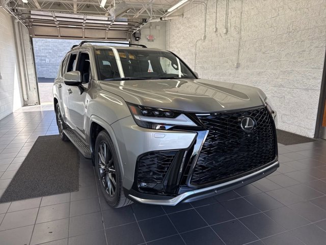 2026 Lexus LX 700h F-Sport - Photo 2