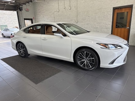 2025 LEXUS ES 300h Base SEDAN