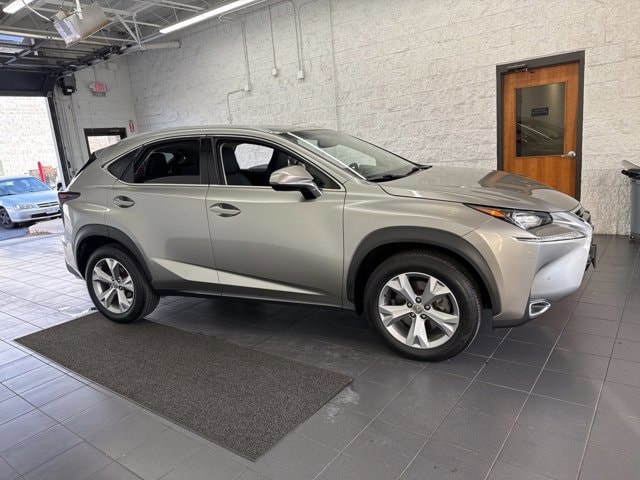 2017 Lexus NX 200t's photo