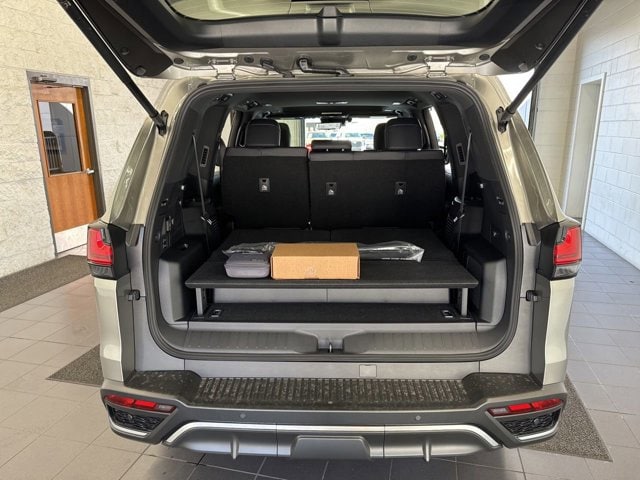 2026 Lexus LX 700h F-Sport - Photo 11