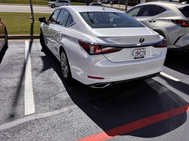2021 Lexus ES 350 Luxury photo 4