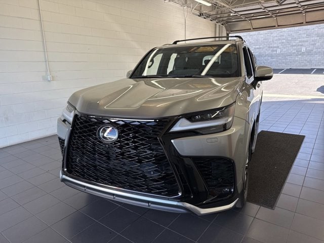 2026 Lexus LX 700h F-Sport - Photo 3