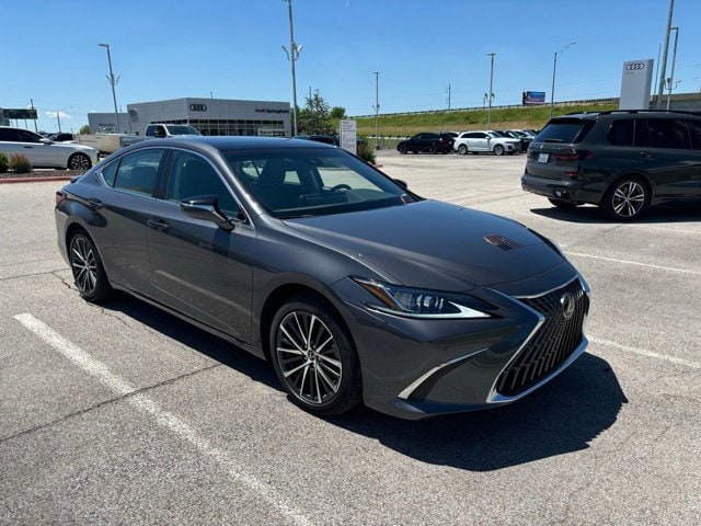 2023 Lexus ES 350 350's photo