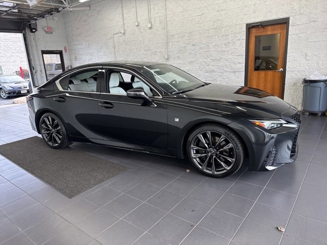 2023 Lexus IS 350 F SPORT's photo