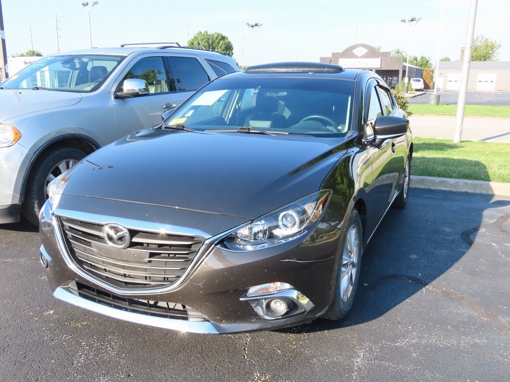 2016 Mazda Mazda3 Touring Hatchback photo 2