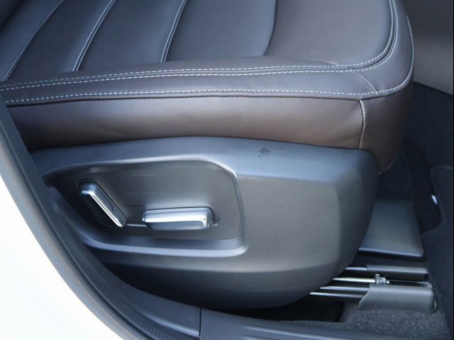 New 2025 Rhodium White Metallic Mazda 2.5 Turbo Signature AWD image 11