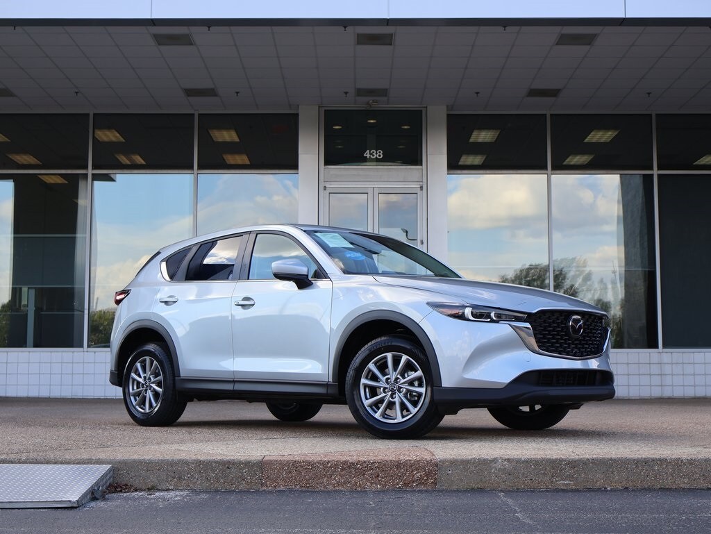 2023 Mazda CX-5 2.5 S Preferred photo 2