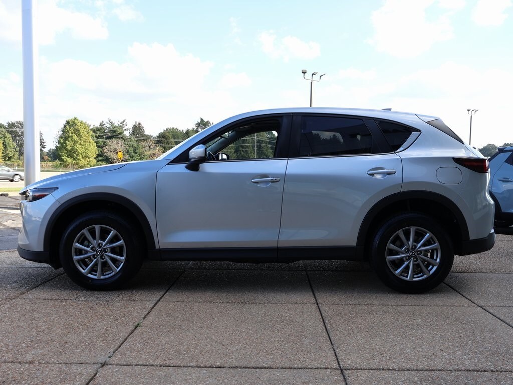 2023 Mazda CX-5 2.5 S Preferred photo 3