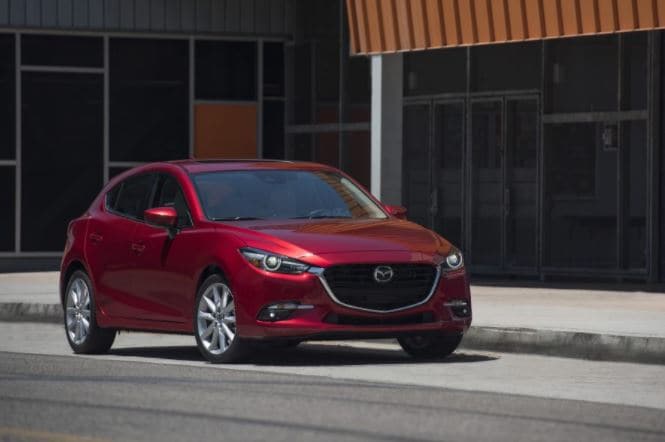2017 mazda3 earns top award