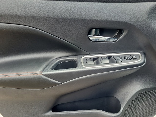 Versa Sedan SR