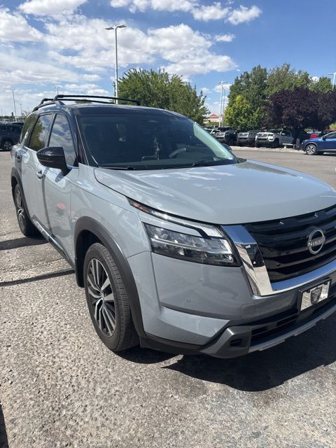 2024 Nissan Pathfinder Platinum 4WD's photo