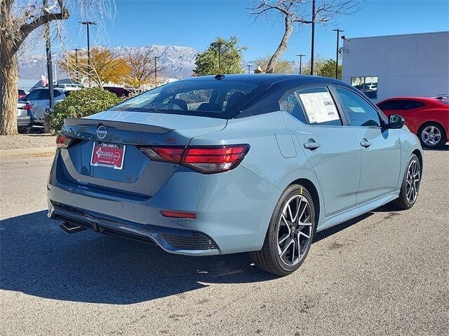 2025 Nissan Sentra SR photo 3