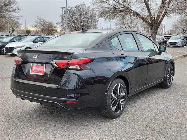 Versa Sedan SR