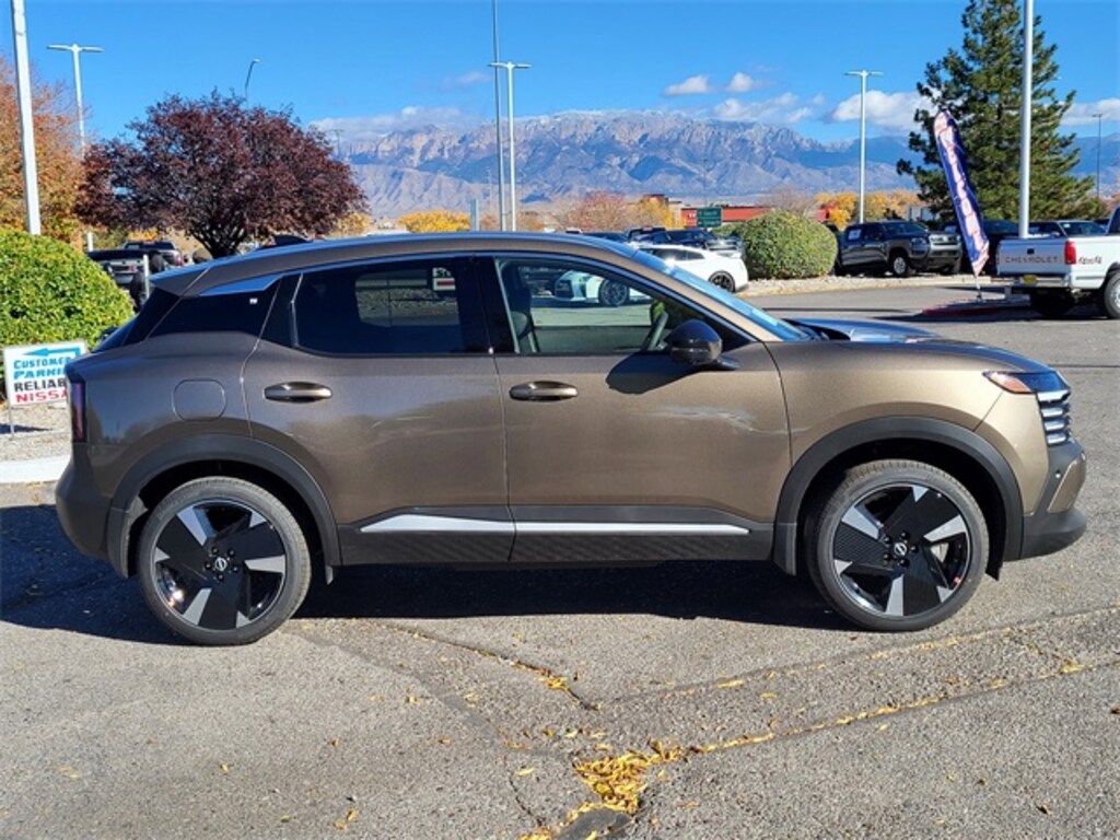 New 2026 Nissan Kicks SR SUV