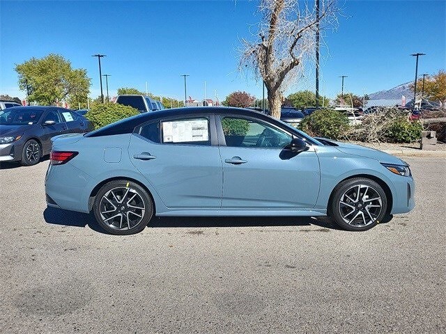 2025 Nissan Sentra SR photo 2