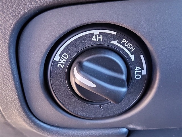 Frontier Crew Cab SV