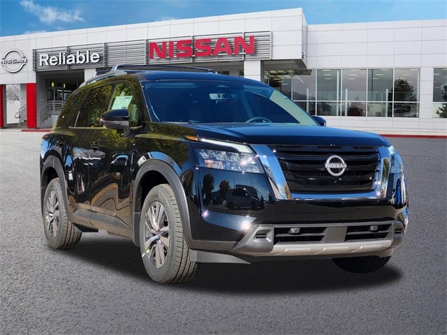 2025 Nissan Pathfinder SL's photo