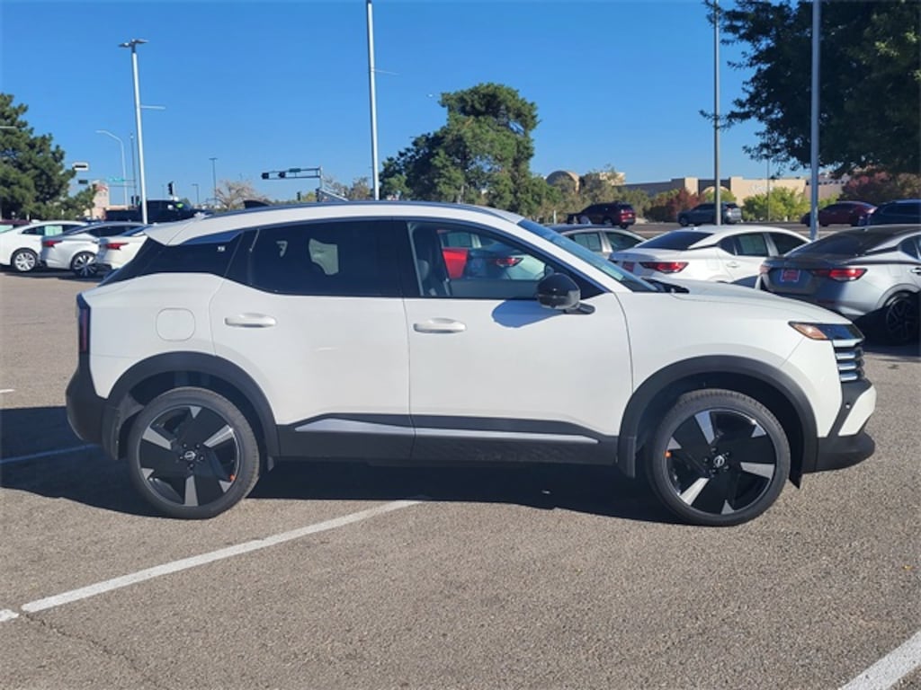 New 2026 Nissan Kicks SR SUV