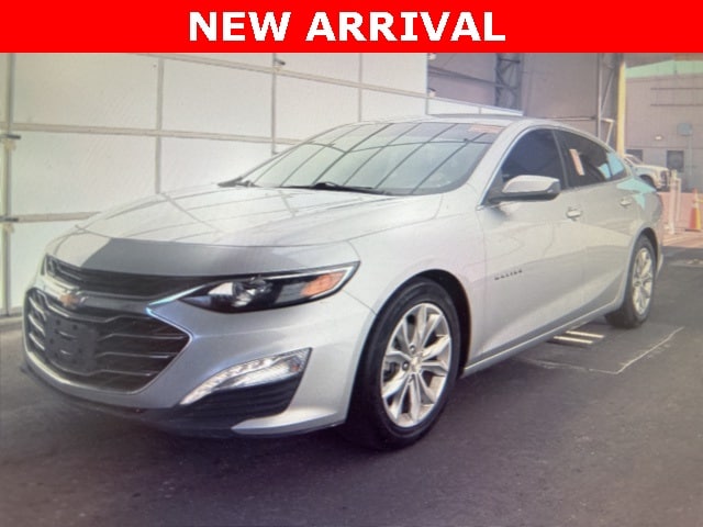 Used 2020 Chevrolet Malibu 1LT with VIN 1G1ZD5ST2LF037111 for sale in Albuquerque, NM