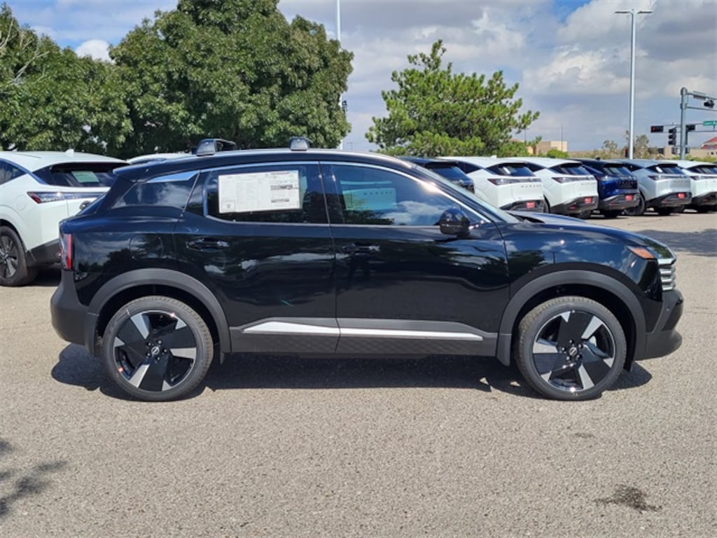 New 2026 Nissan Kicks SR SUV