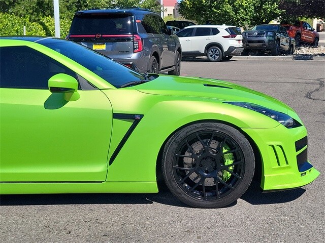 2010 Nissan GT-R Premium photo 2