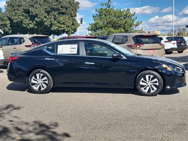 2025 Nissan Altima S photo 2