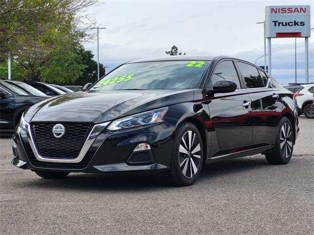 2022 Nissan Altima SV photo 4