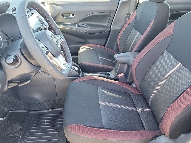 Versa Sedan SR