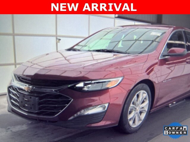 2024 Chevrolet Malibu 1LT photo 2