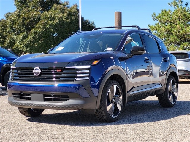 2026 Nissan Kicks SR photo 3