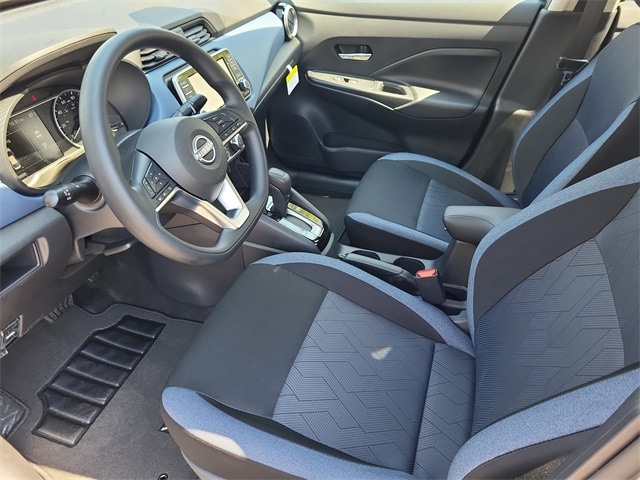 Versa Sedan SV