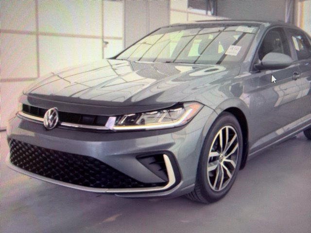 Used 2025 Volkswagen Jetta 1.5T SE Sedan