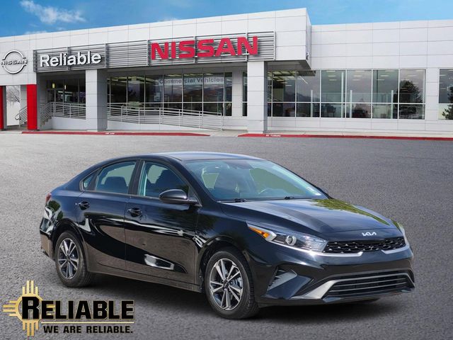 2024 Kia Forte LXS AT's photo