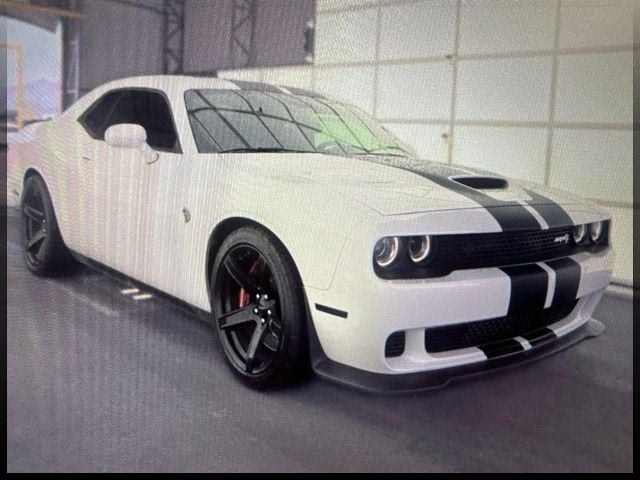 White Knuckle Clearcoat 2017 Dodge Challenger Coupe Rear-Wheel Drive 8-Speed Automatic
