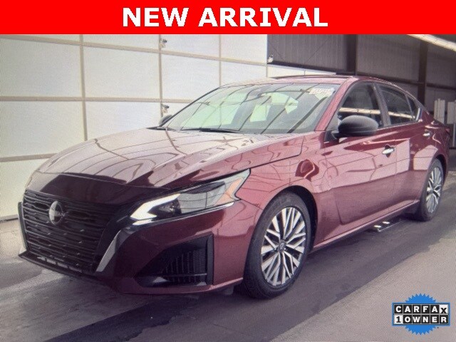 2024 Nissan Altima SV photo 2
