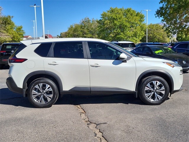 2023 Nissan Rogue SV photo 2