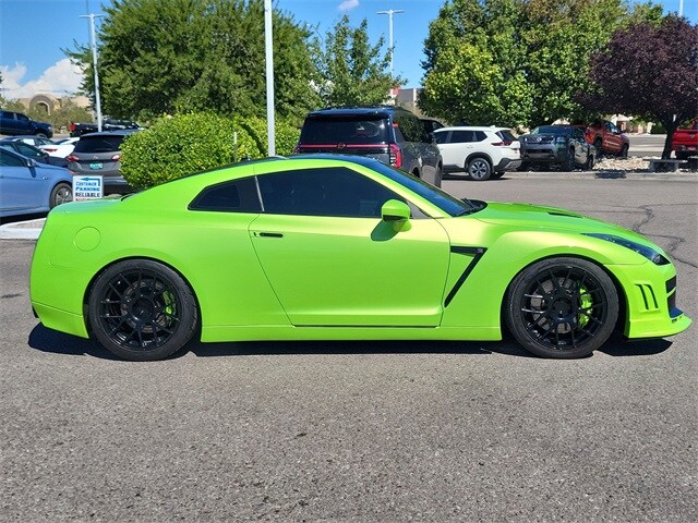 2010 Nissan GT-R Premium photo 3