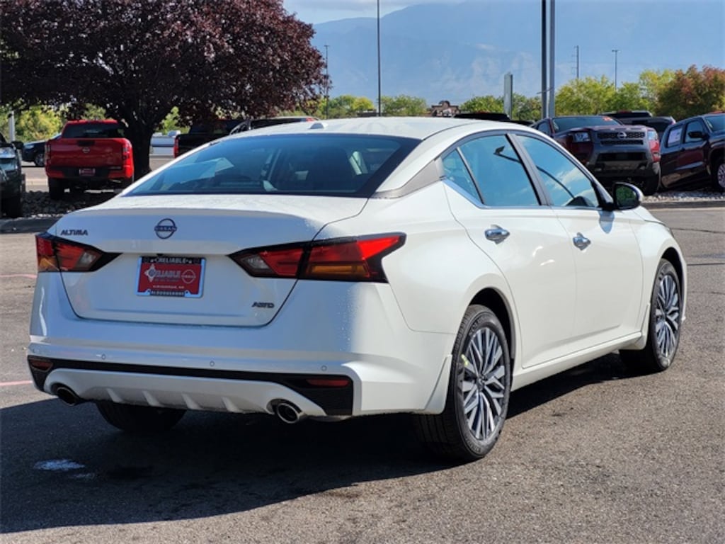 New 2025 Nissan Altima SV Sedan