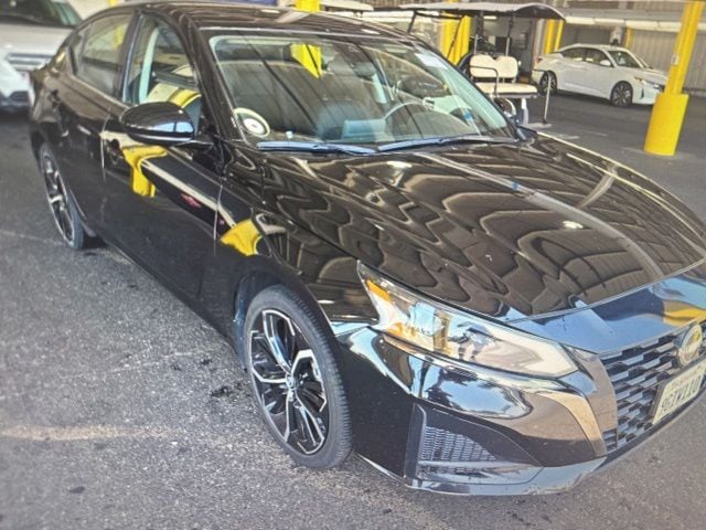 2023 Nissan Altima 2.5 SR's photo