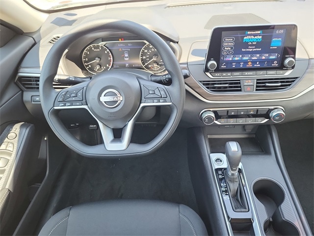 Altima SV