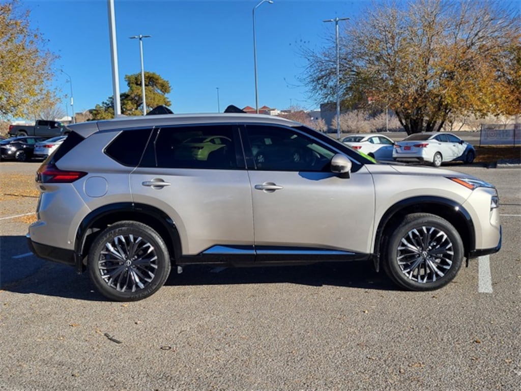 Used 2025 Nissan Rogue Platinum SUV