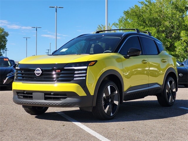 2026 Nissan Kicks SR photo 3